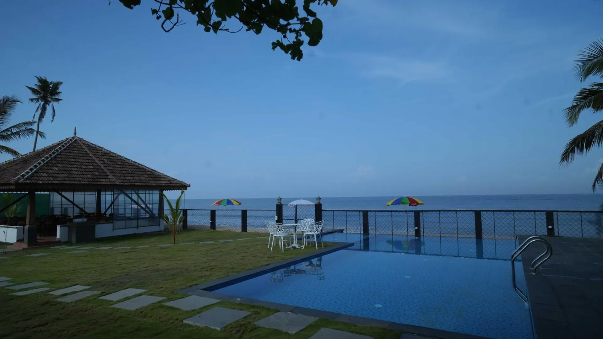Ragas - Marari Beach Villa By Perfect Stays Alappuzha Rum i privatbostad